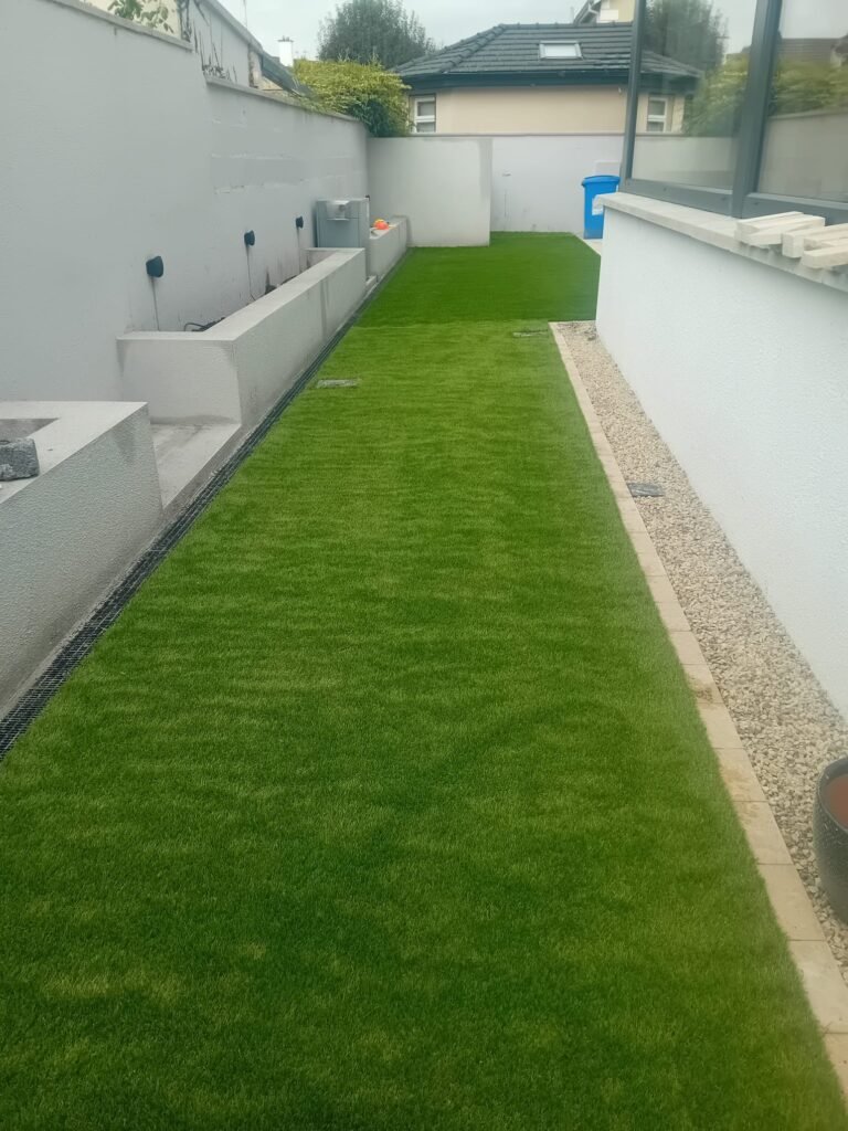 Fitting artificial lawn and low-maintenance turf Mayo